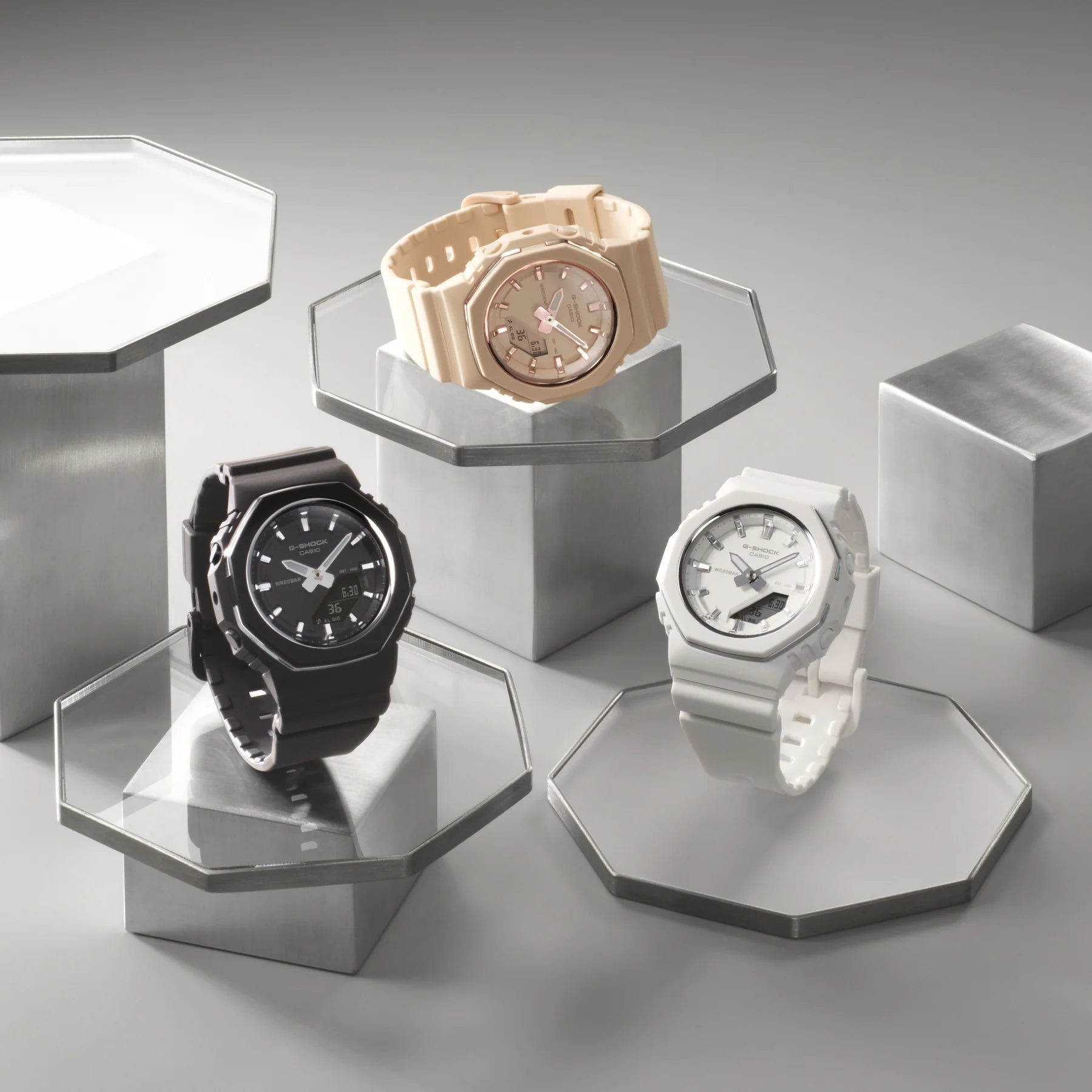 G-Shock Midsize CasiOak GMAP2110-1A