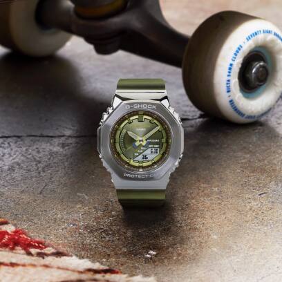 G Shock Mid-Size CasiOak GMS2100-3A